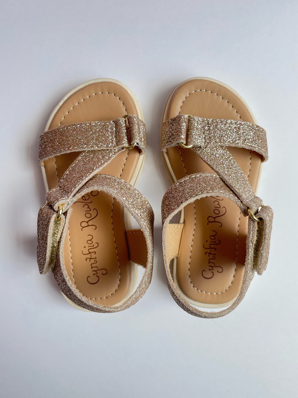 Cynthia Rowley Kids Glitter Gold Sandals size 6 little kids